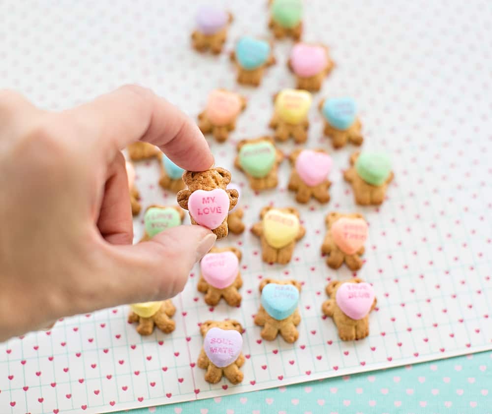 These Adorable Bear Holding Heart Cookies make a an cute and easy Valentine treat for kids or school lunch snack they can make themselves.