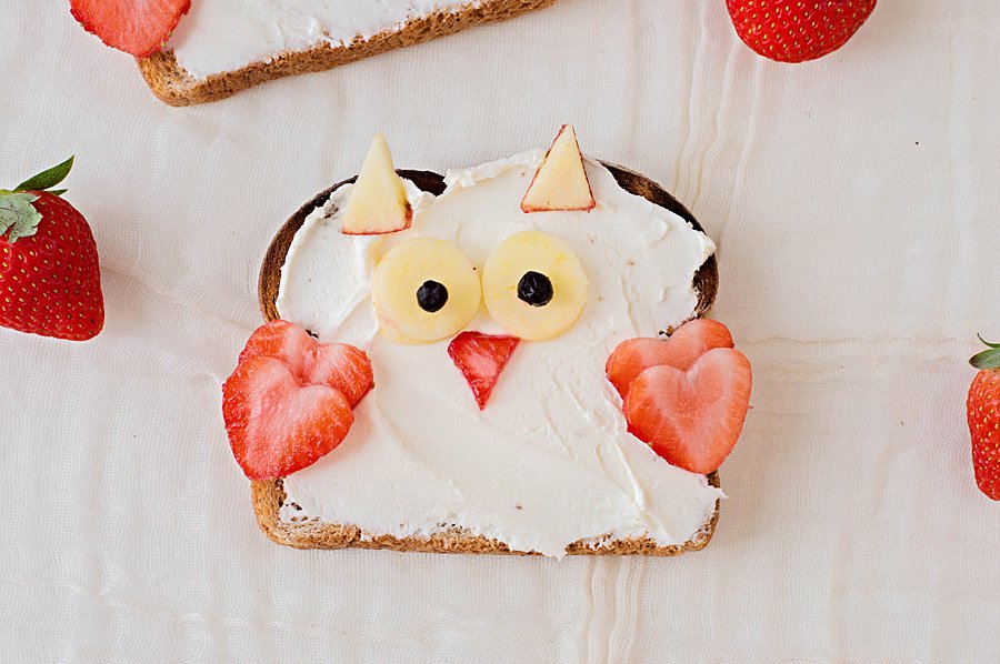 Make this cute Owl Animal Toast as a cute Valentine's Day breakfast or lunch or just to let your kids know you love them.