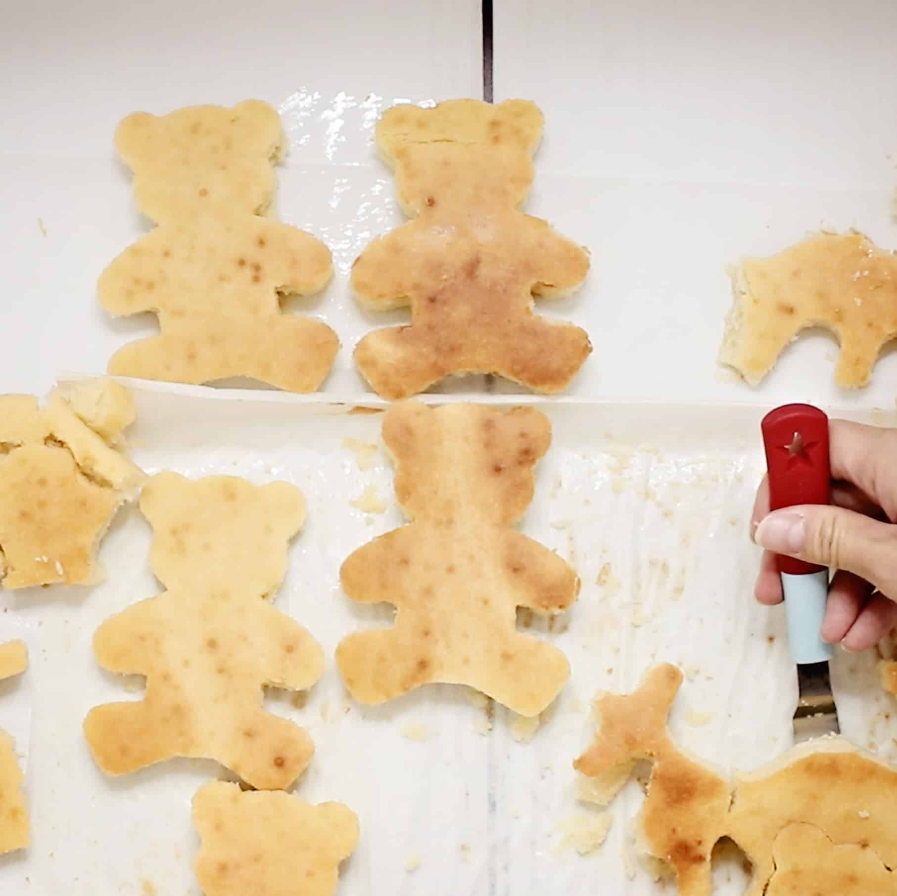 Make these yummy sheet pan bear heart pancakes for Valentine's Day breakfast to surprise the kids with a sweet treat