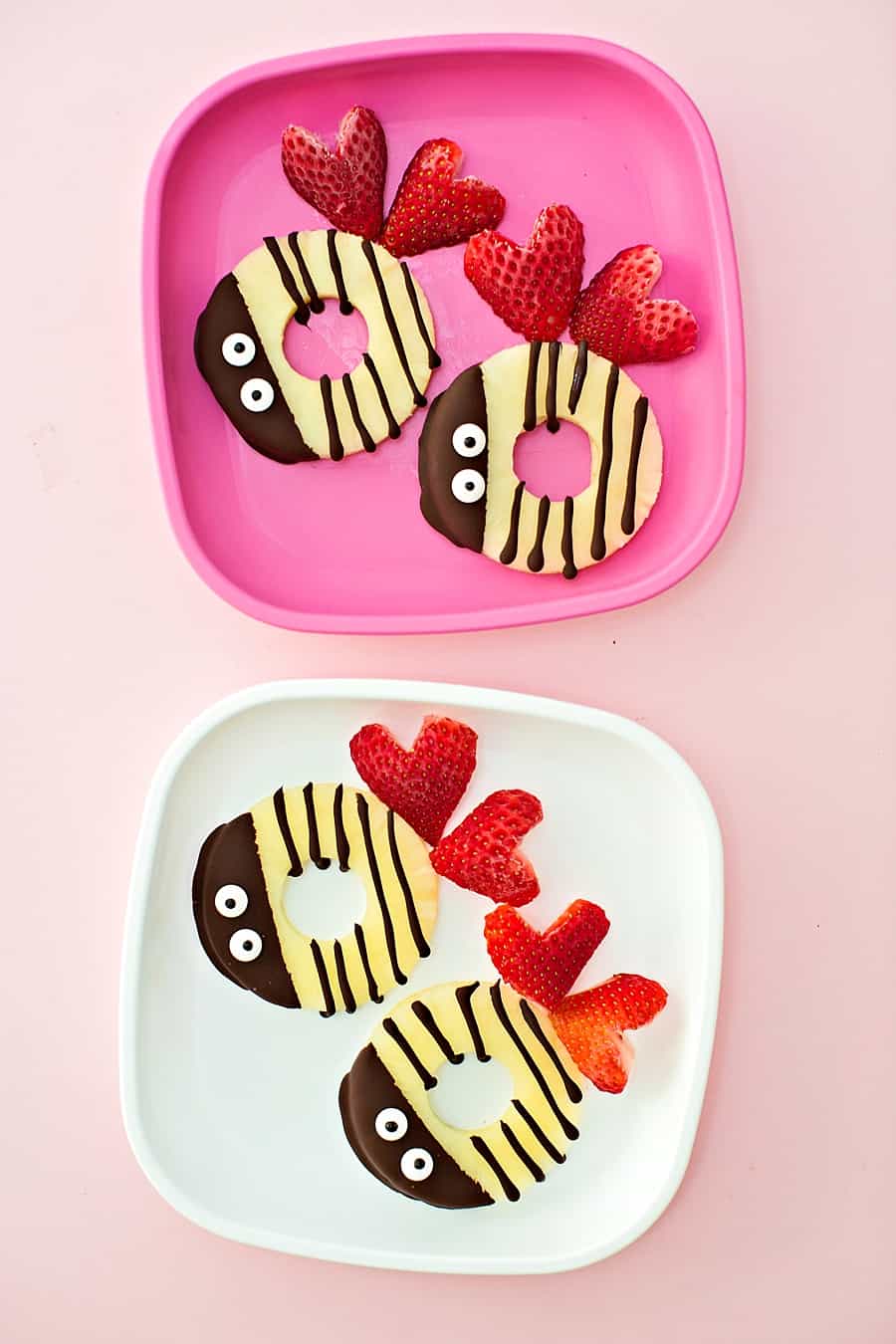 Sweeten up your kids' day or make a cute Valentine's Day snack this year with our Valentine Bee Mine Fruit Snack For Kids!