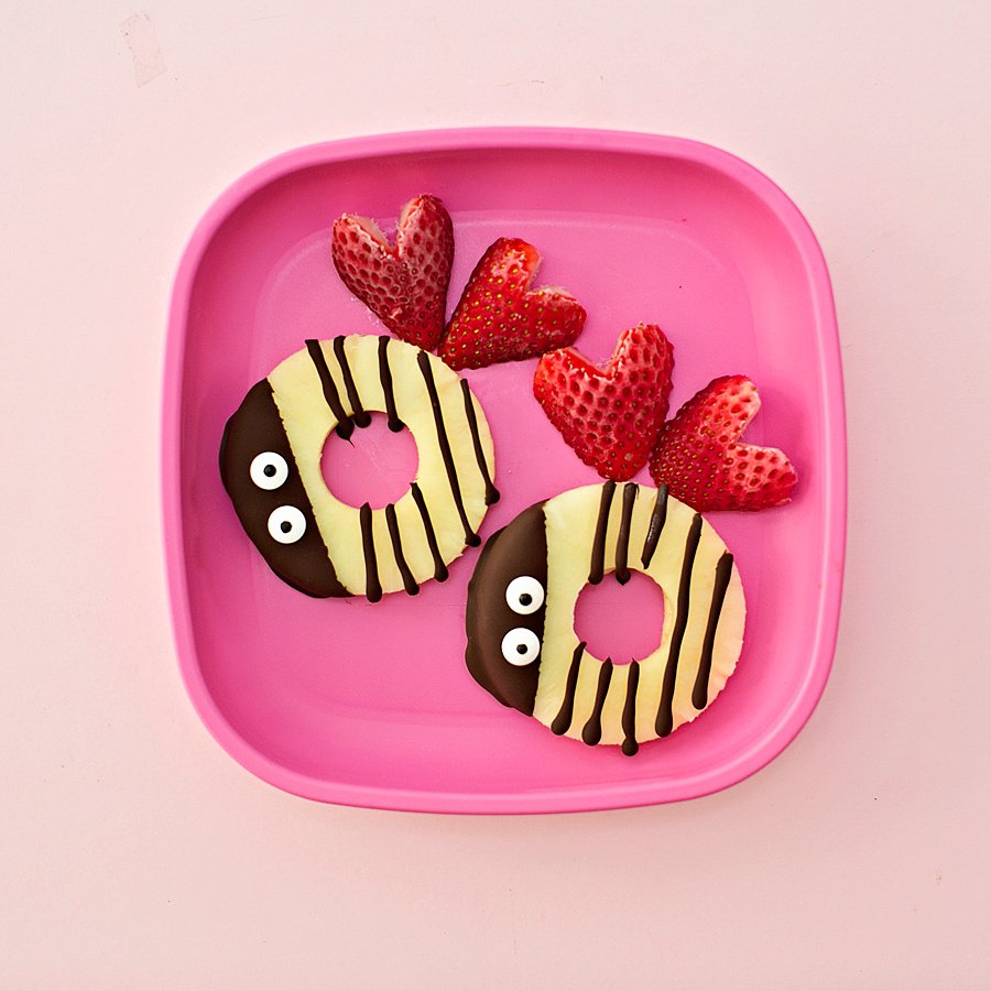 Sweeten up your kids' day or make a cute Valentine's Day snack this year with our Valentine Bee Mine Fruit Snack For Kids!