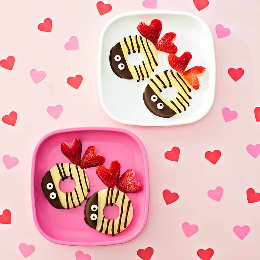 Sweeten up your kids' day or make a cute Valentine's Day snack this year with our Valentine Bee Mine Fruit Snack For Kids!