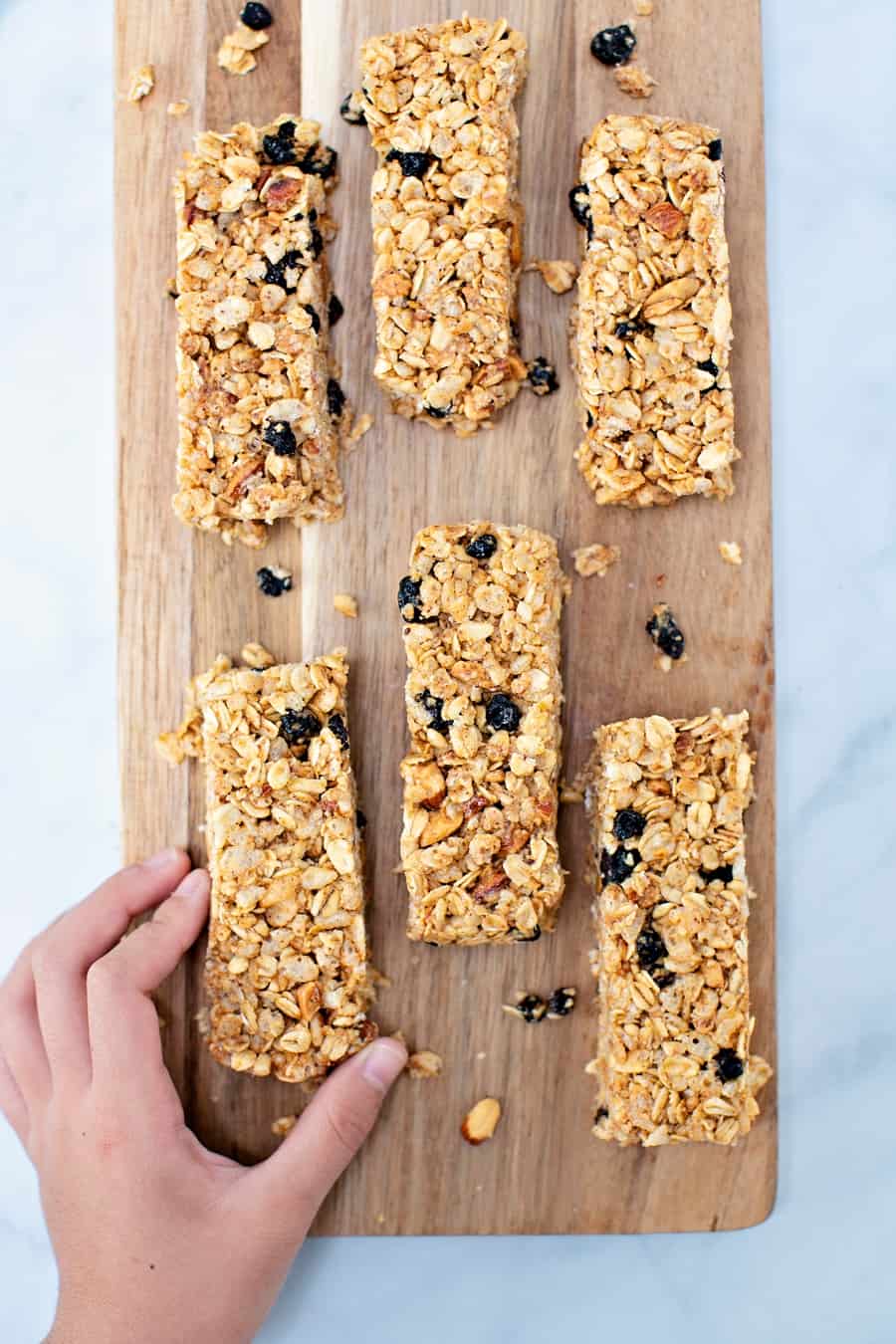 How to make No Bake Blueberry Almond Granola Bars