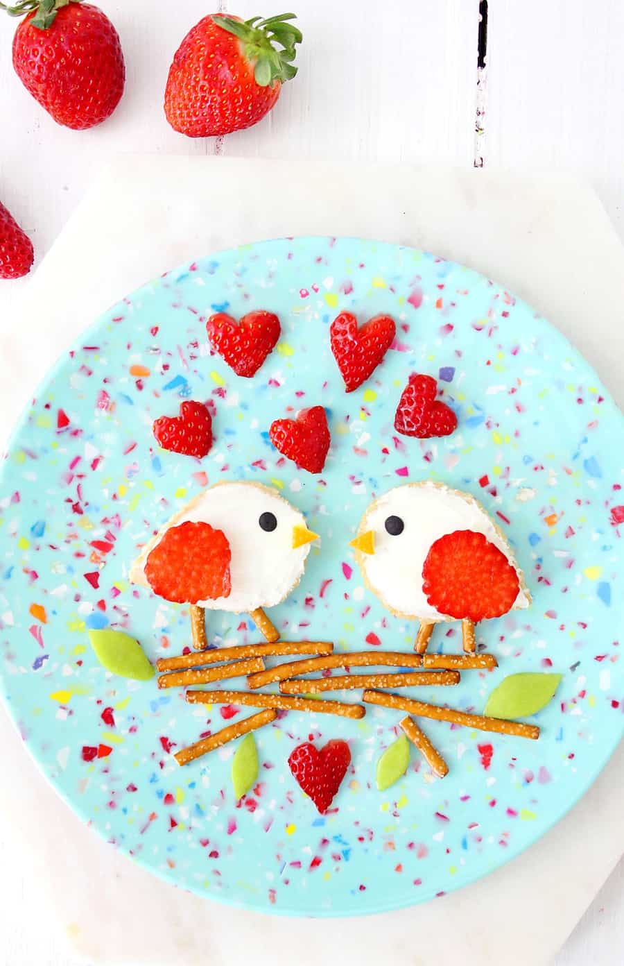 Love Birds Valentine Toast. Cute Valentine lunch for kids. 