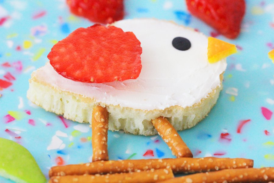 Love Birds Valentine Toast. Cute Valentine lunch for kids. 