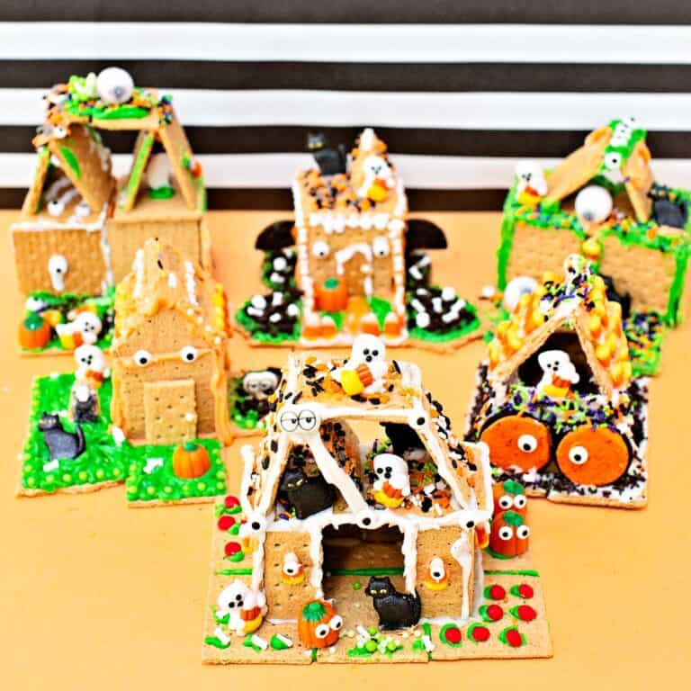 Graham Cracker Haunted Houses