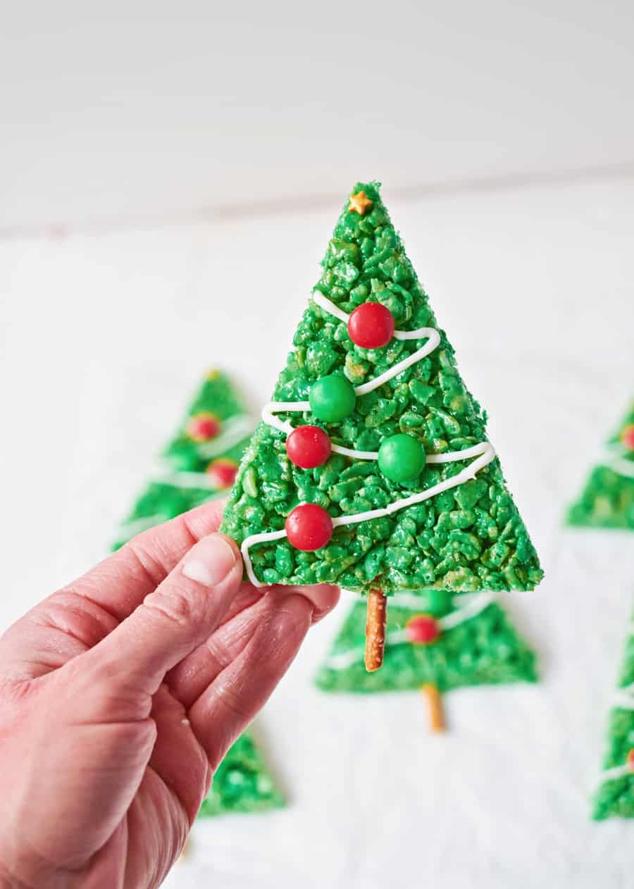 Rice Krispie Christmas Trees. Cute Christmas Treat for Kids