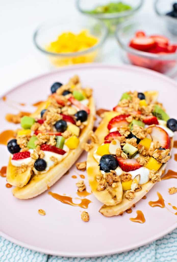 Healthy Banana Split - Fresh, nutritious and easy kid snack!