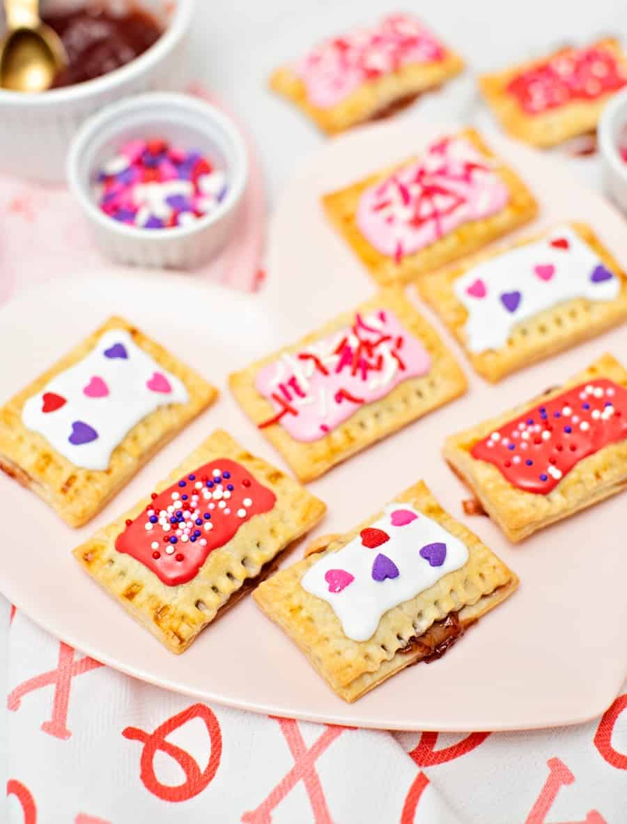 how to make mini Pop Tarts for a cute Valentine Day Treat