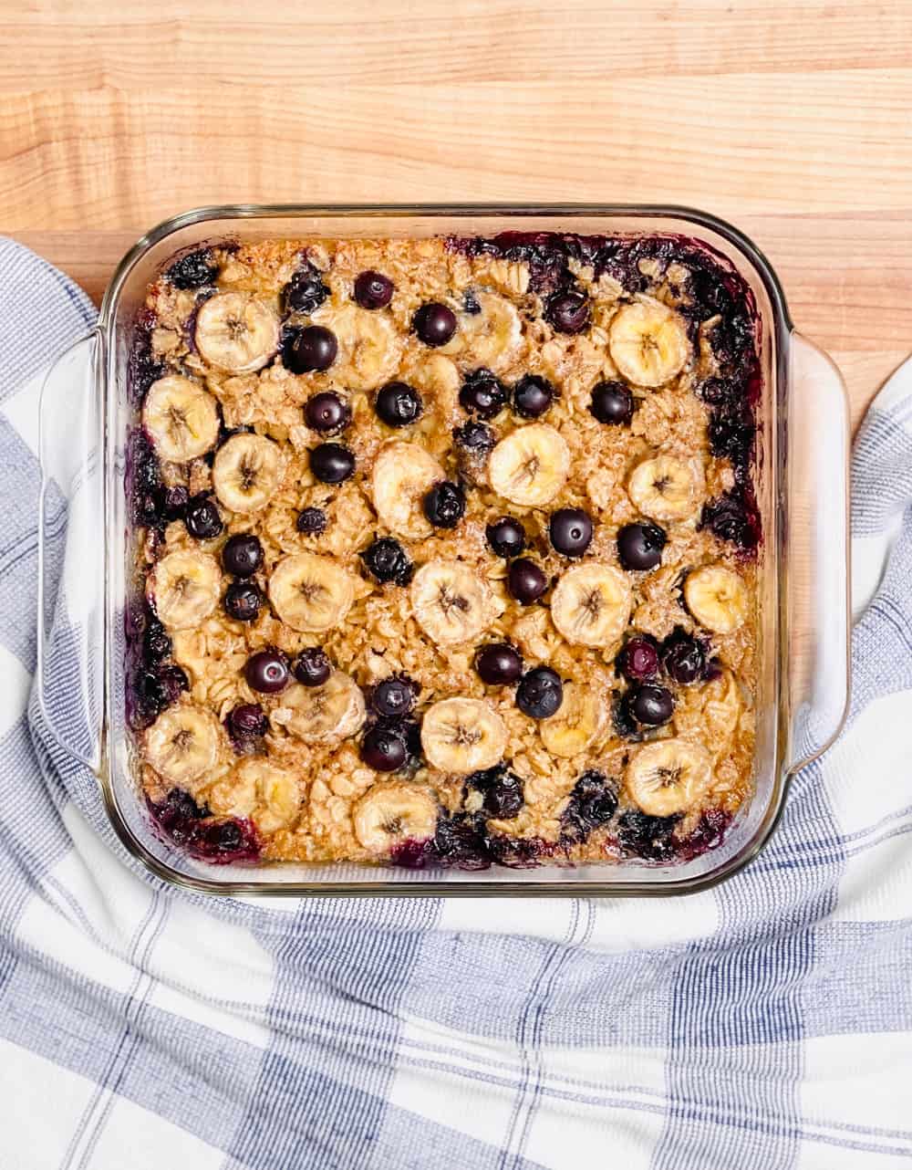 TikTok Baked Oats Recipe made with bananas and blueberries