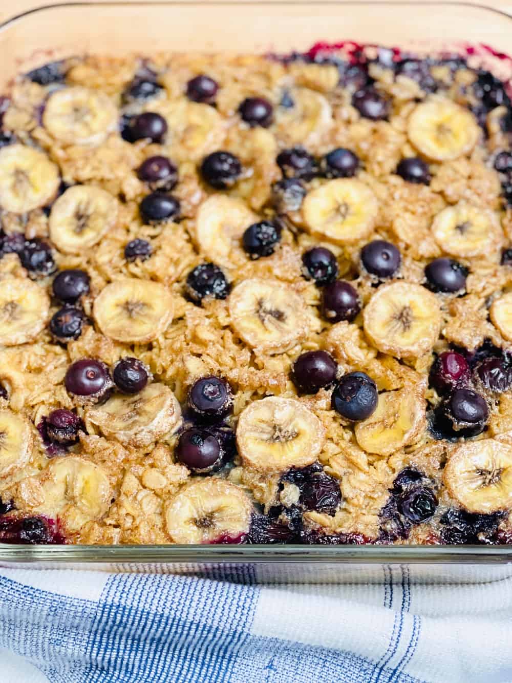 TikTok Baked Oats Recipe made with bananas and blueberries