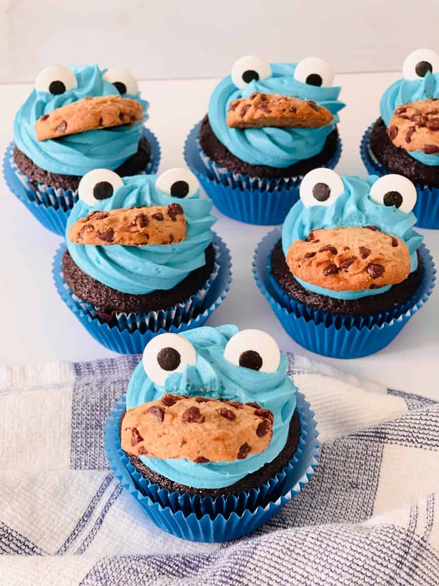 Easy Cookie Monster Cupcakes