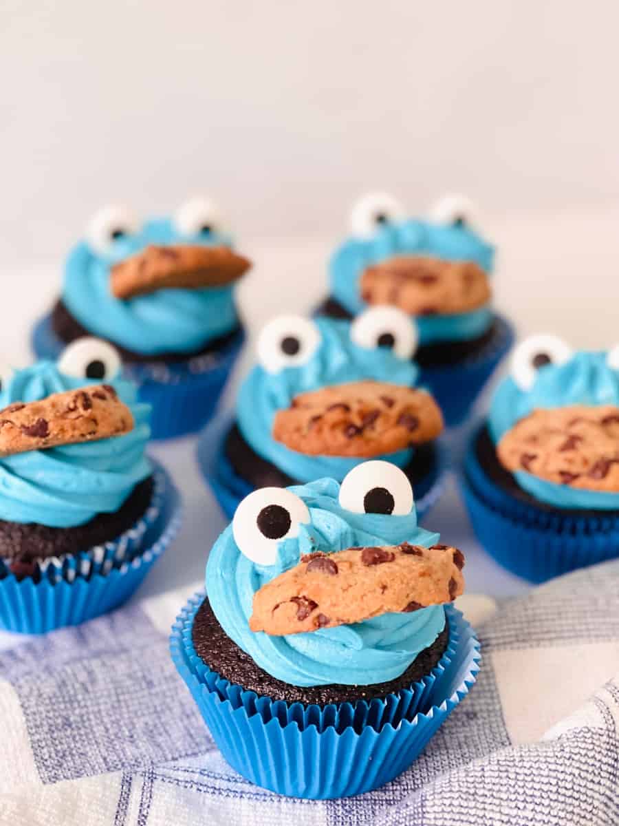 Easy Cookie Monster Cupcakes