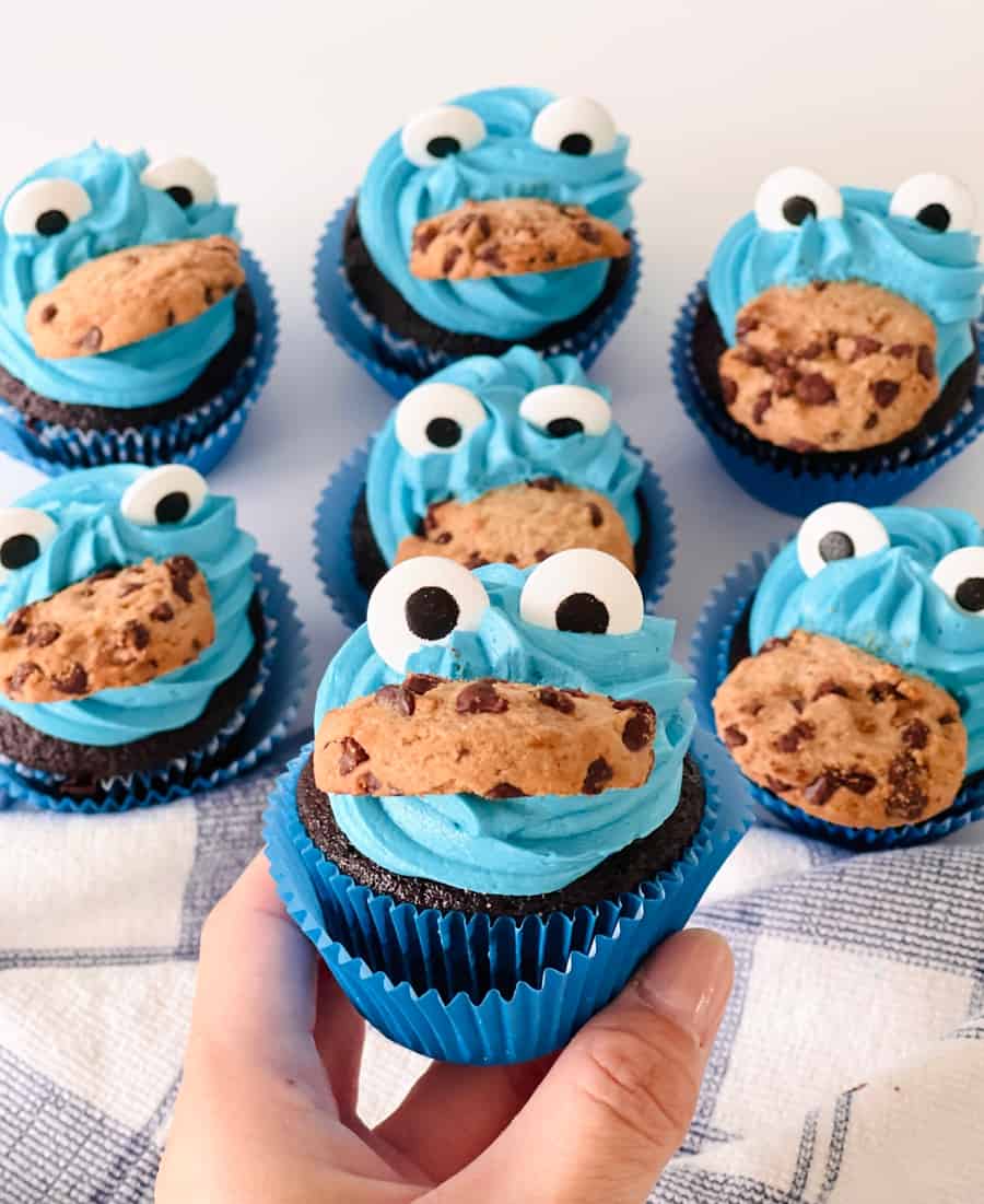 Easy Cookie Monster Cupcakes