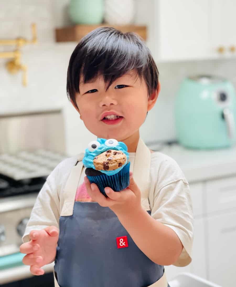 Easy Cookie Monster Cupcakes