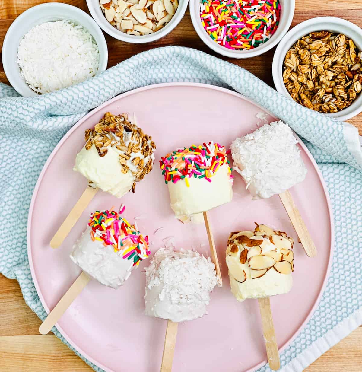 This Frozen Yogurt Popsicle Hack Is A Great Summer Snack For Kids