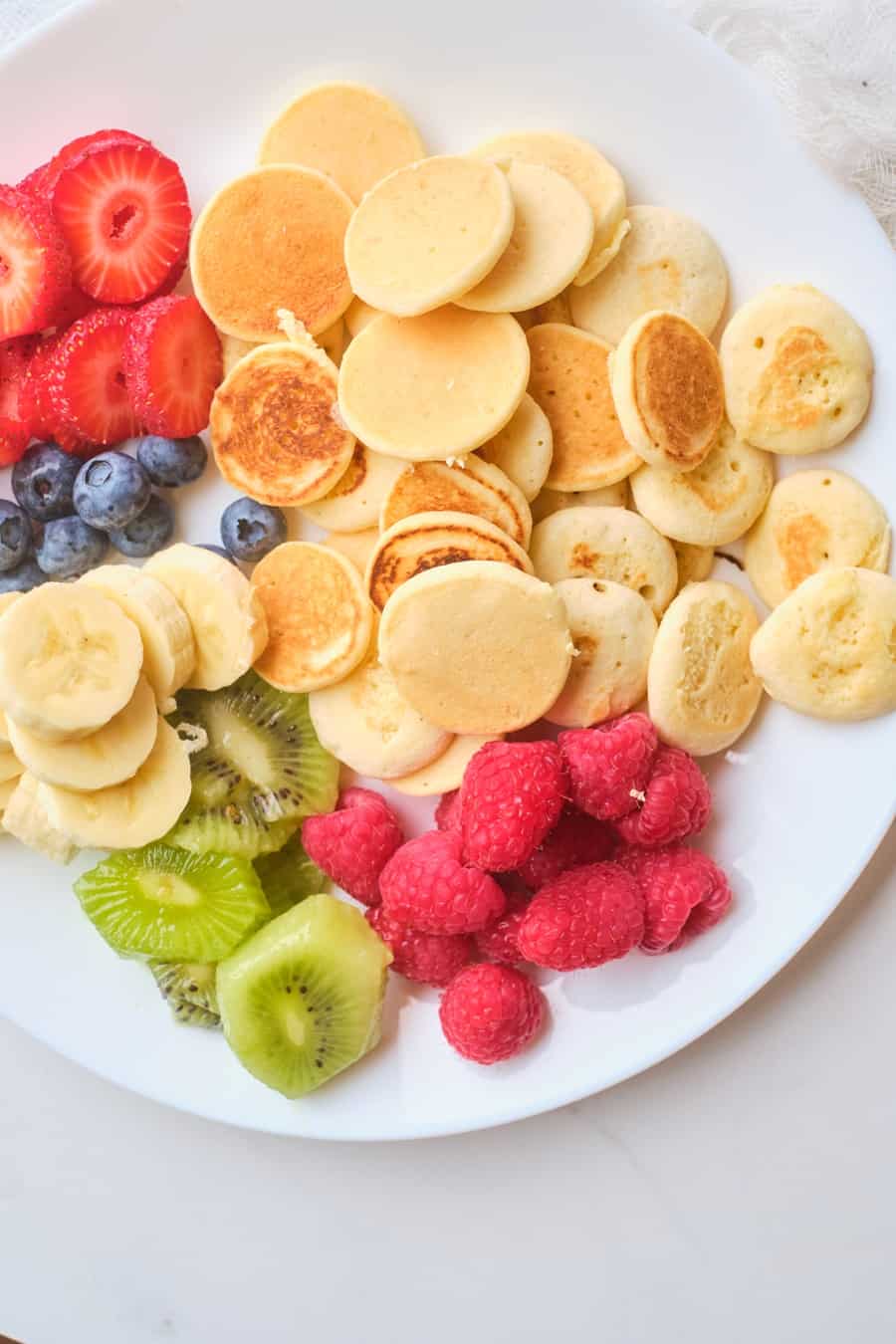Mini pancakes and fruit