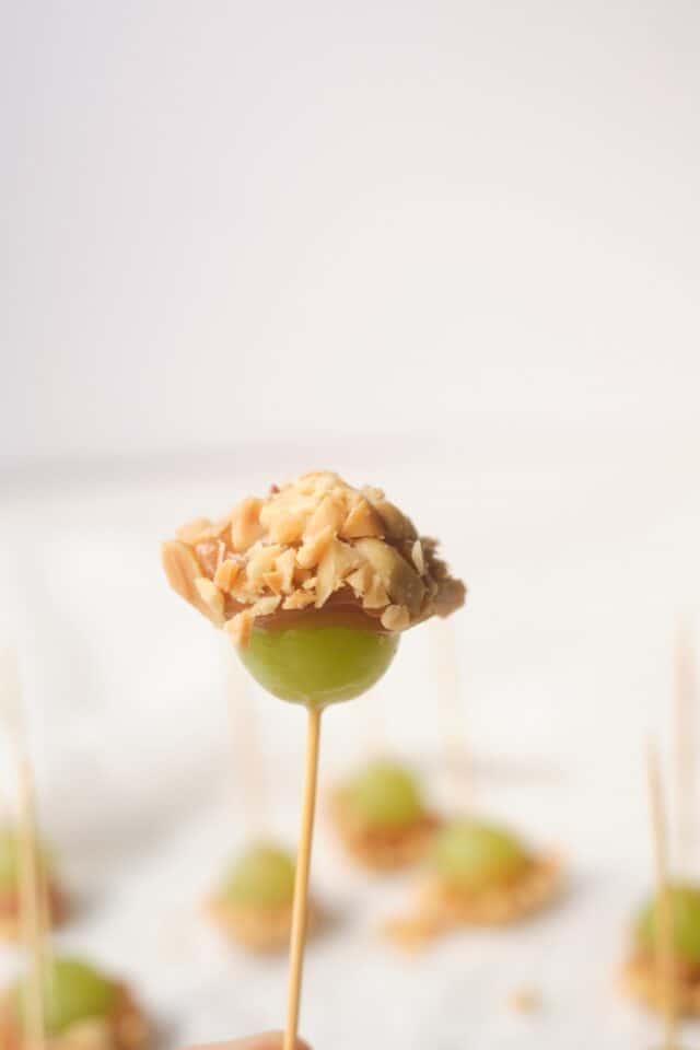 These Caramel Apple Grapes Are the Perfect Bite Sized Snack