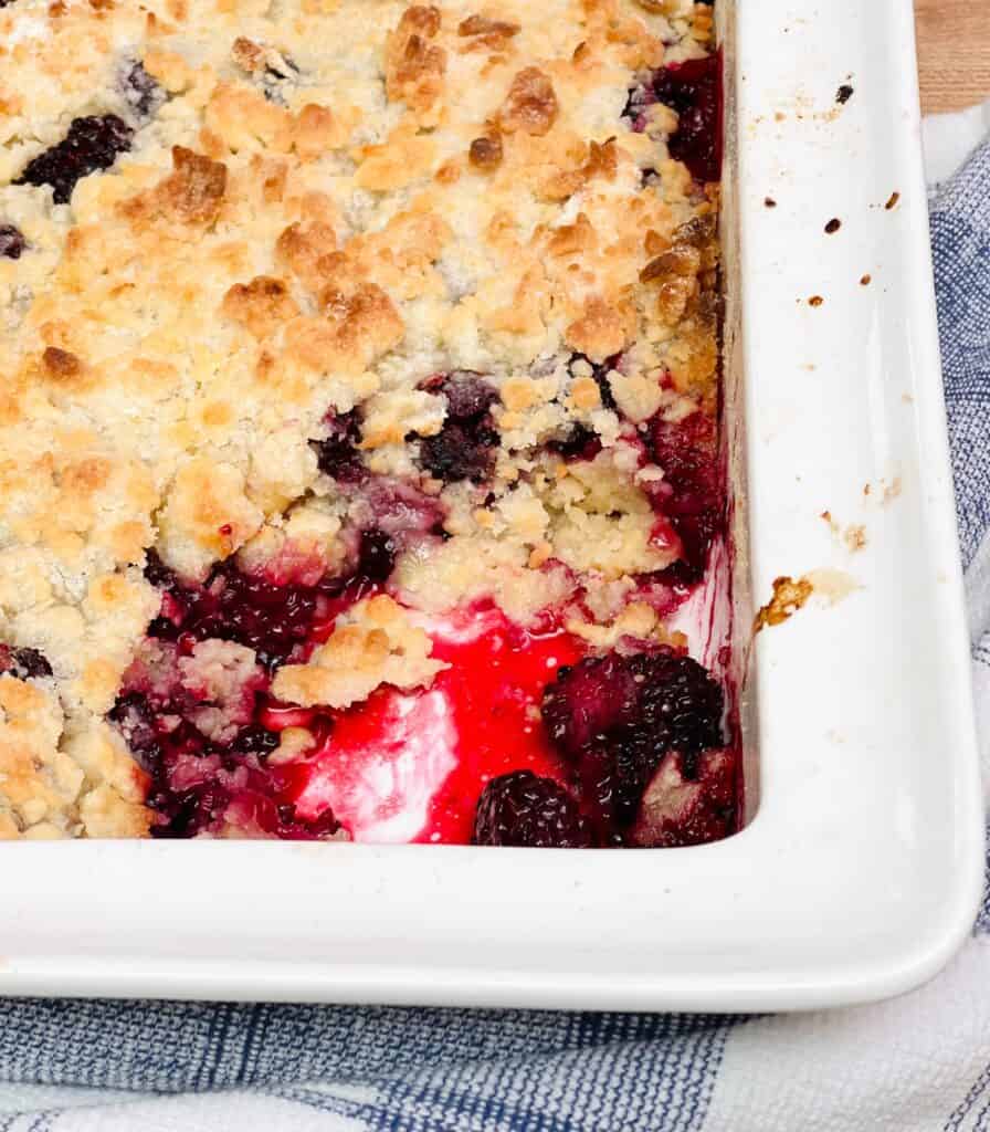 We Made Jennifer Garner's Blackberry Cobbler And There's a Reason Why