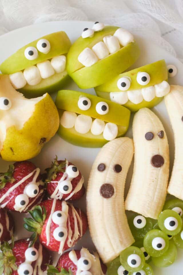 This Halloween Fruit Platter Is a Healthy Halloween Snack For Kids