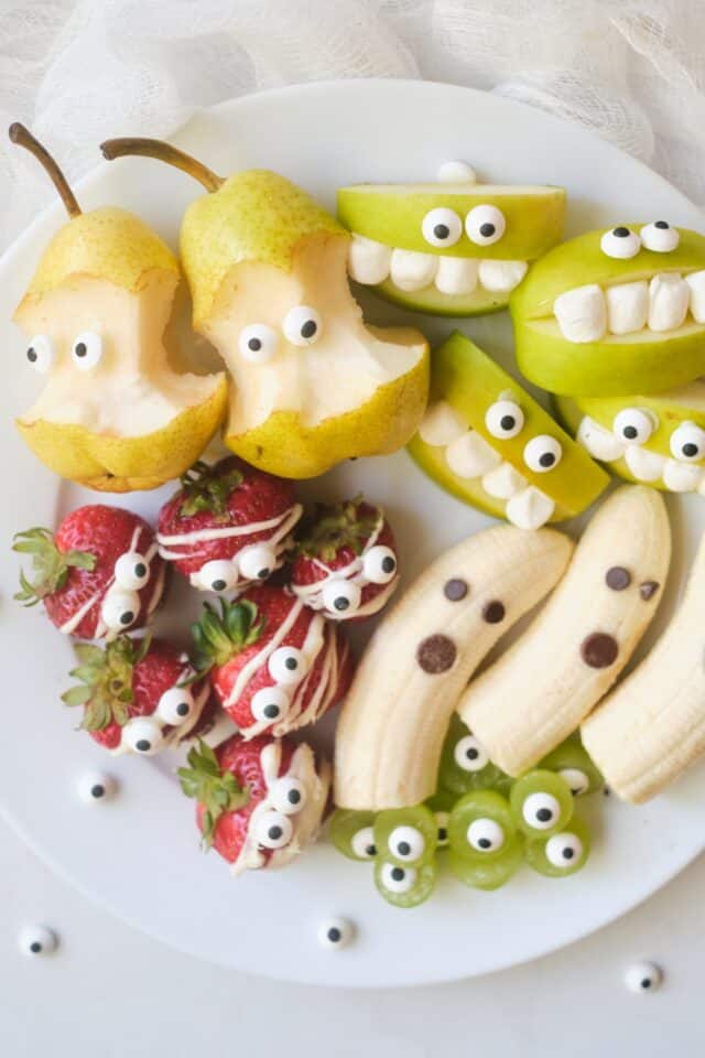 This Halloween Fruit Platter Is a Healthy Halloween Snack For Kids