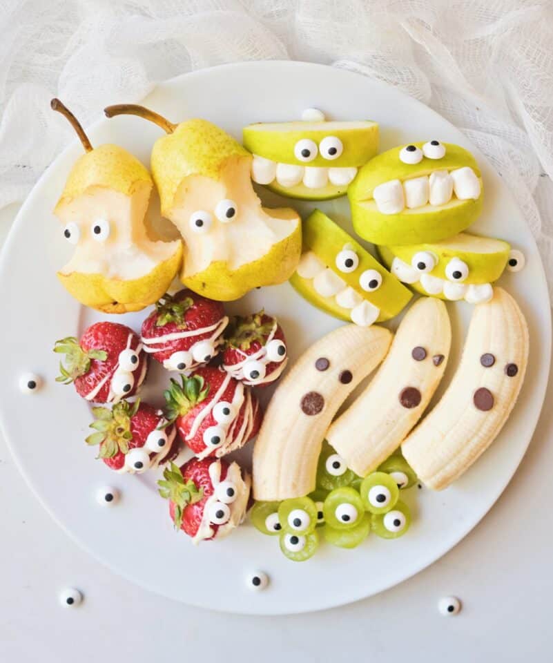 This Halloween Fruit Platter Is a Healthy Halloween Snack For Kids