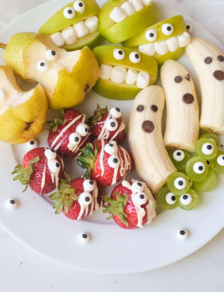 This Halloween Fruit Platter Is a Healthy Halloween Snack For Kids