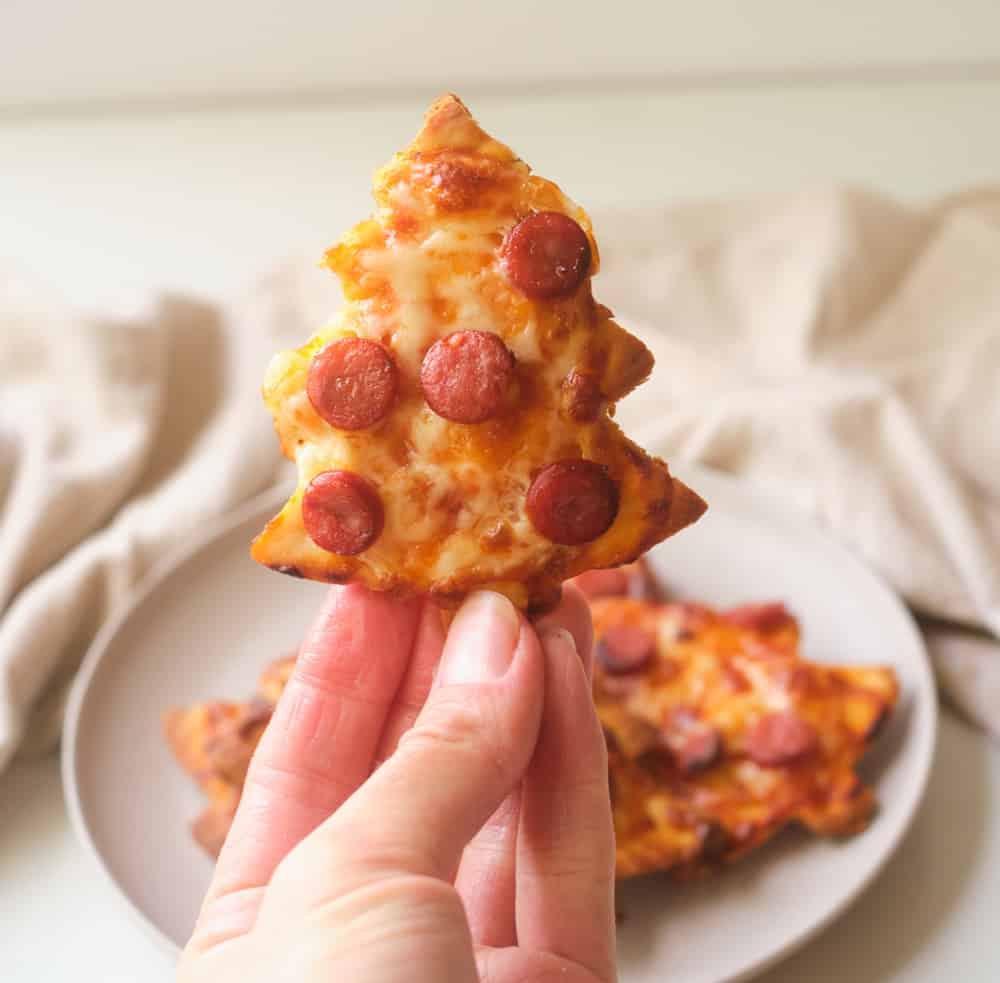 This Christmas Tree Pizza Is A Cute Christmas Dinner For Kids
