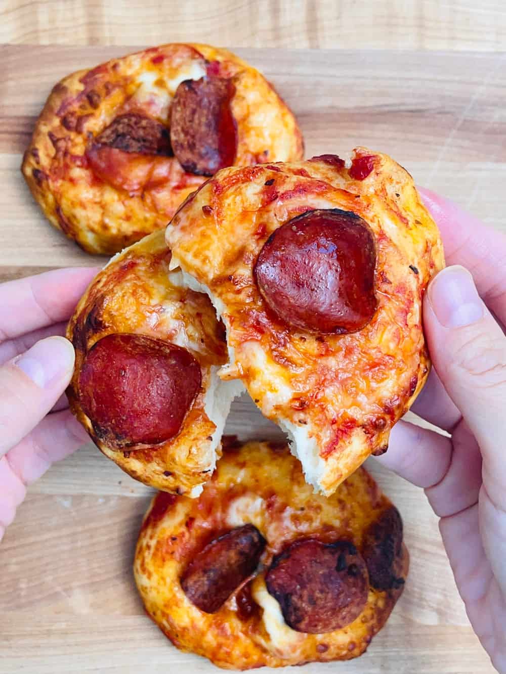 Easy Air Fryer Pepperoni Pizza