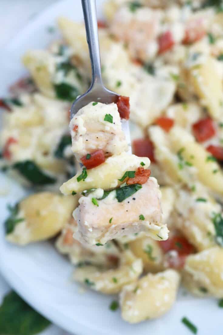 The Best Creamy Chicken and Bacon Pasta