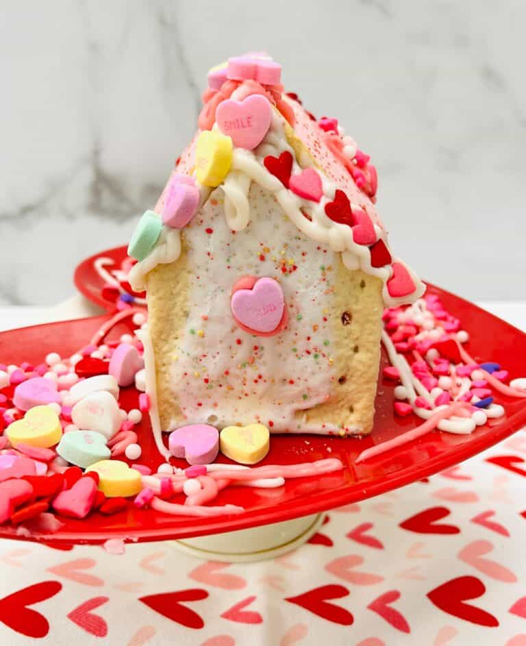 How To Make An Easy Valentine Pop Tart House