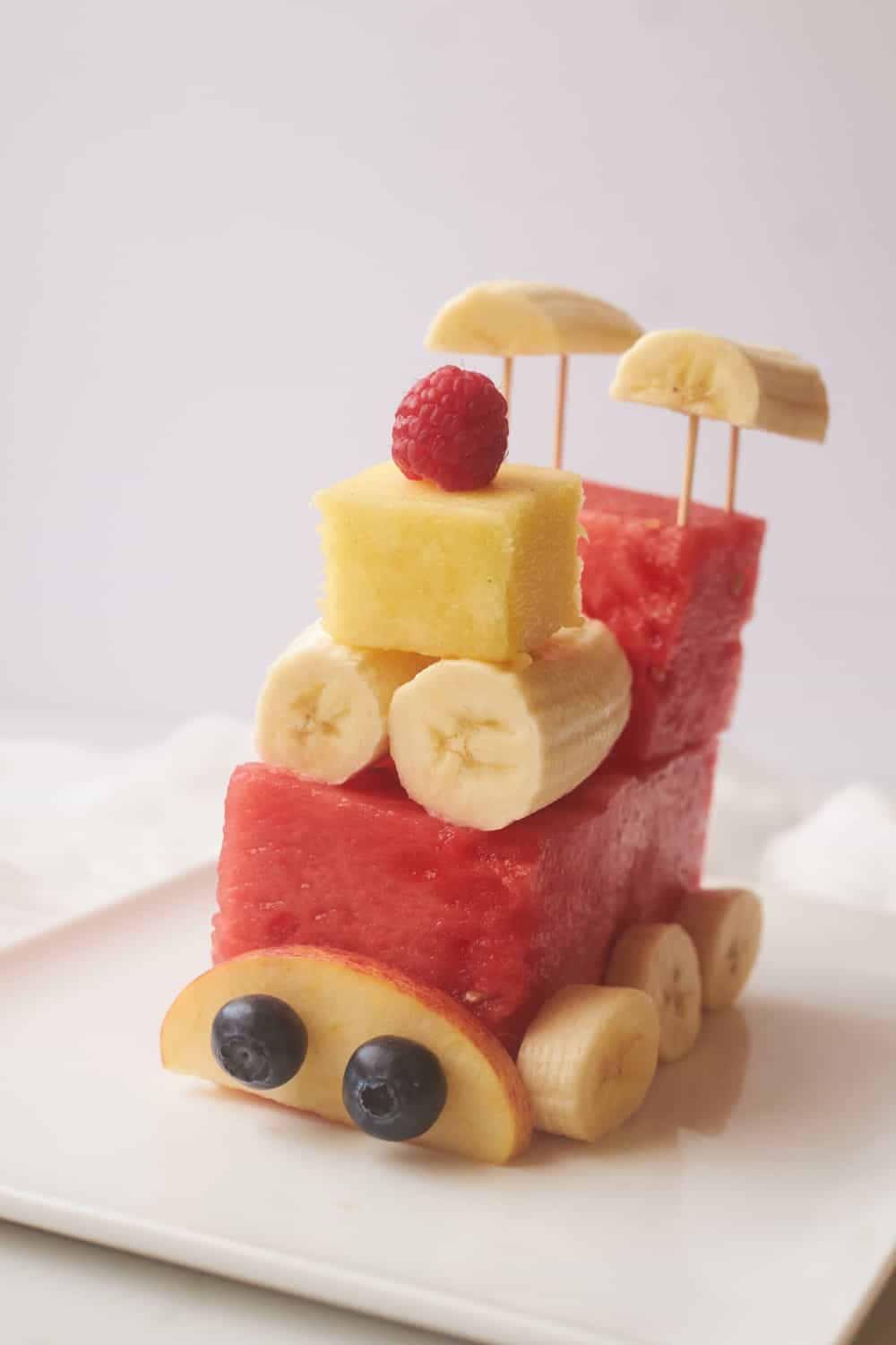 This Fruit Train Is An Easy And Fun Kid Snack!