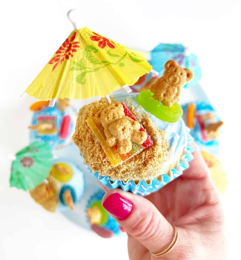 Teddy Bear Beach Cupcakes Are The Perfect Summer Treat