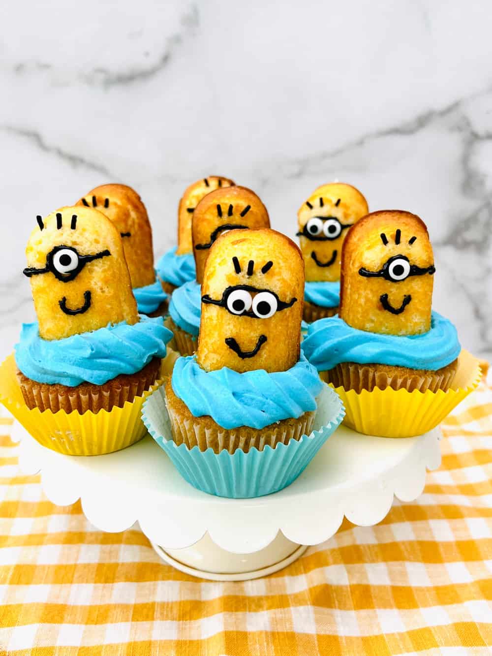 How To Make The Easiest Minion Cupcakes