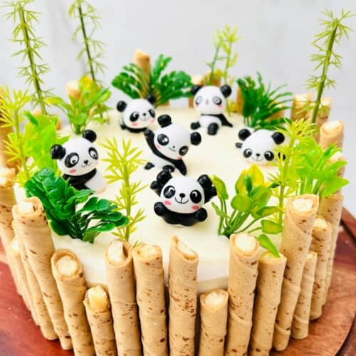 Panda Theme cake – THE BROWNIE STUDIO