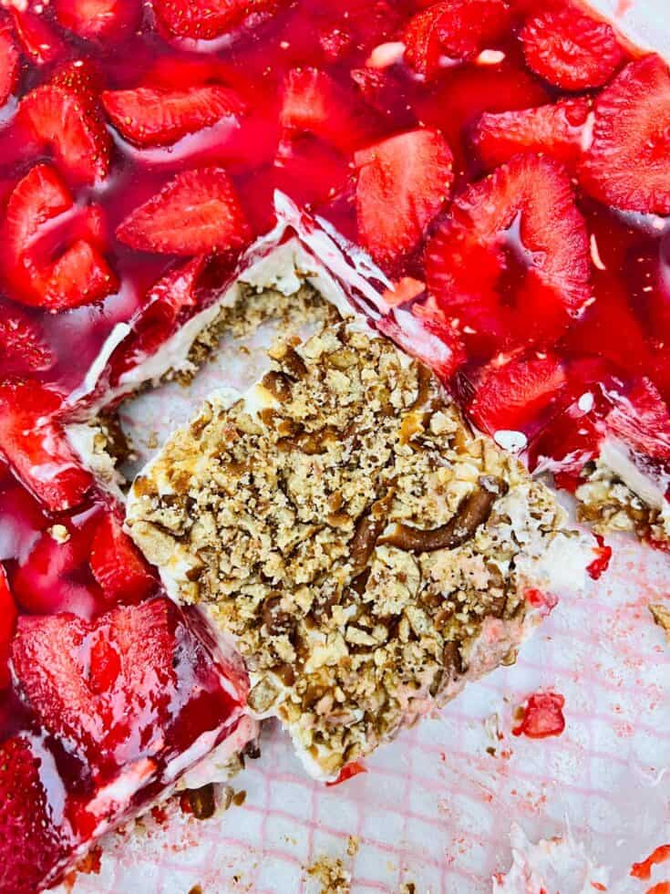 Delicious Strawberry Pretzel Salad Recipe - Easy Strawberry Pie