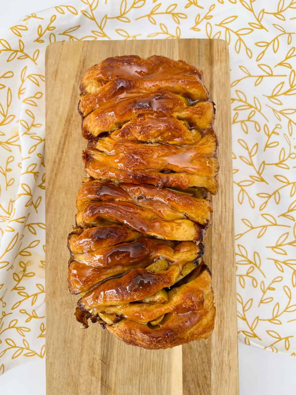 Apple Pull-Apart Bread 