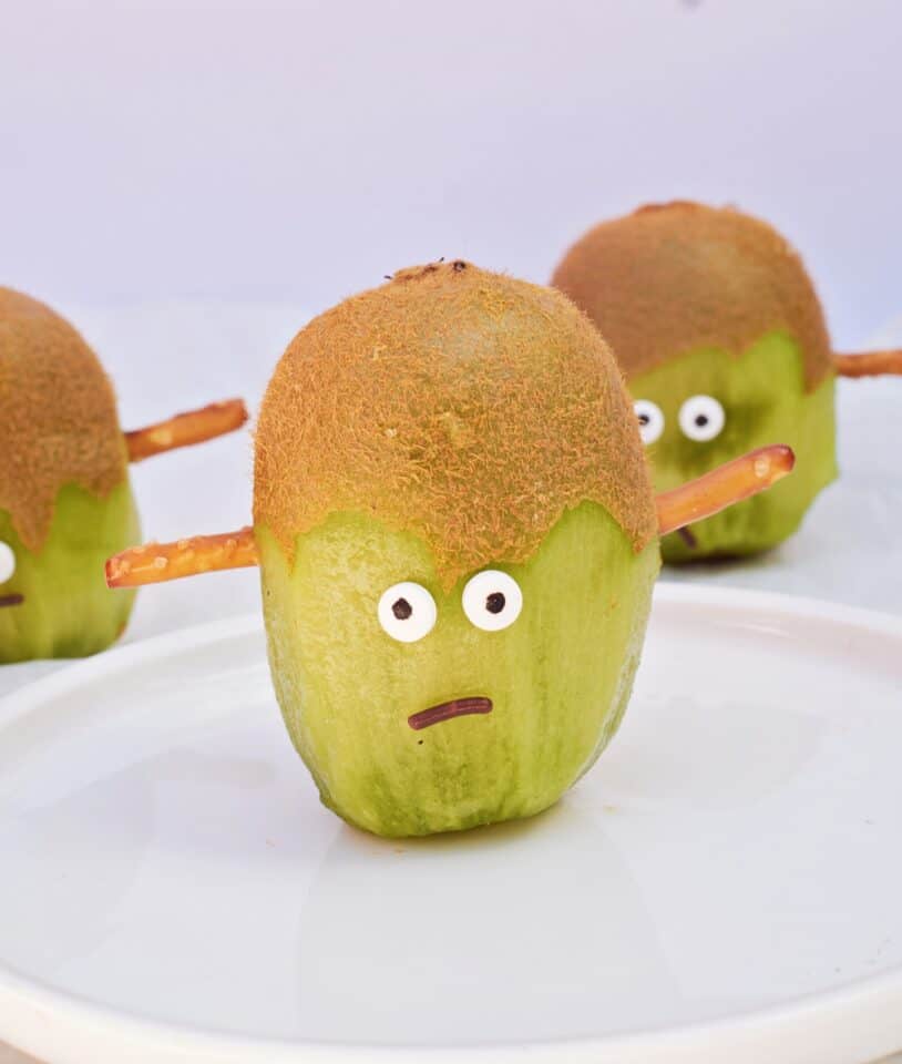 These Kiwi Frankenstein Make Ghoulishly Cute Halloween Treats