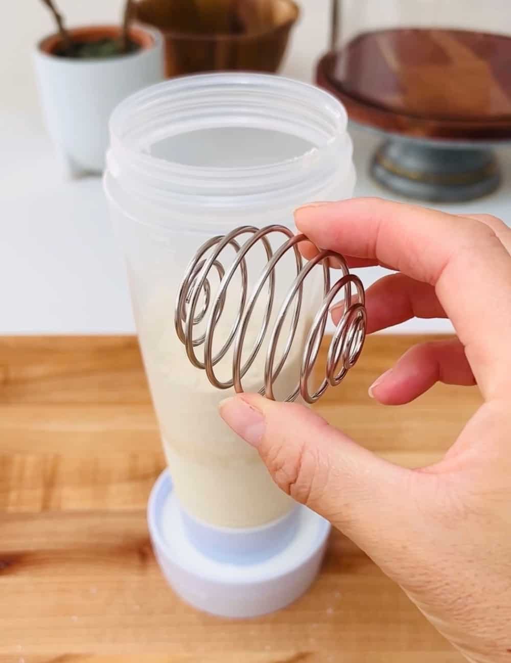 Whiskware Egg Mixer with BlenderBall Wire