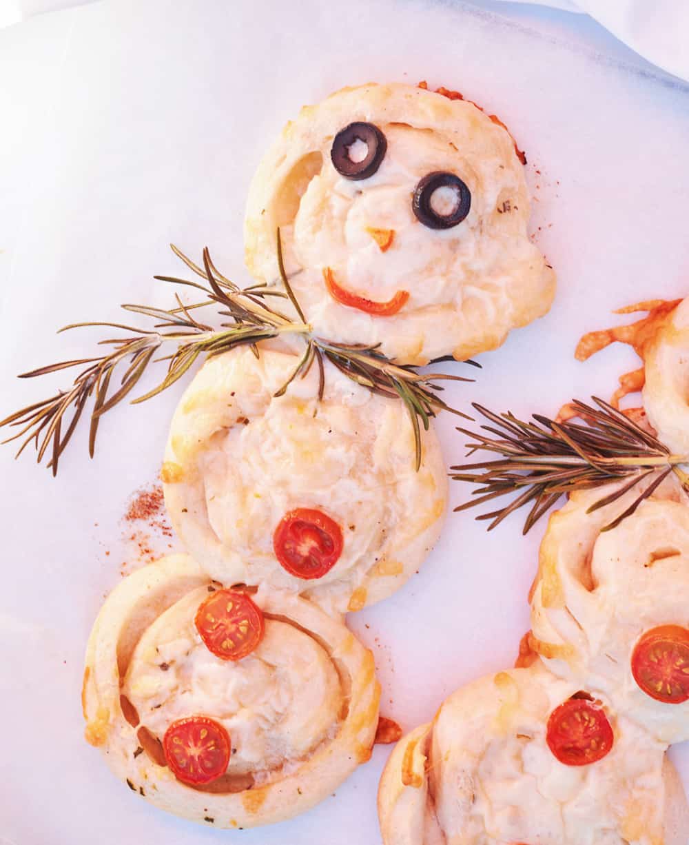 How To Make Savory Mini Snowman Pizzas For the Holidays