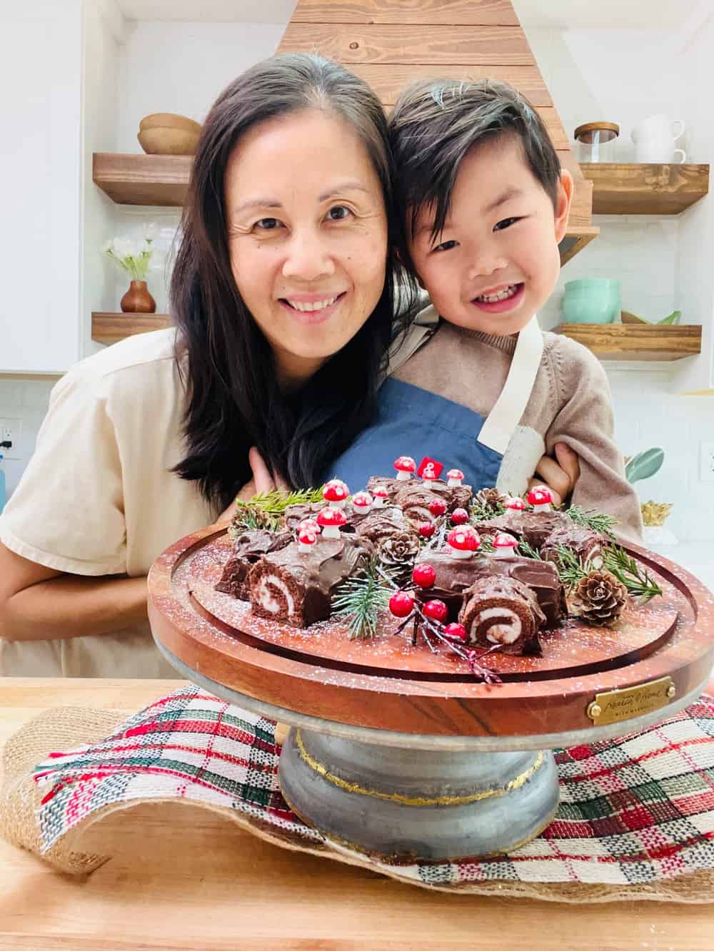 Mini Mocha Yule Log Cakes (Bûche de Noël) 