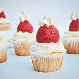 santa strawberry cupcakes