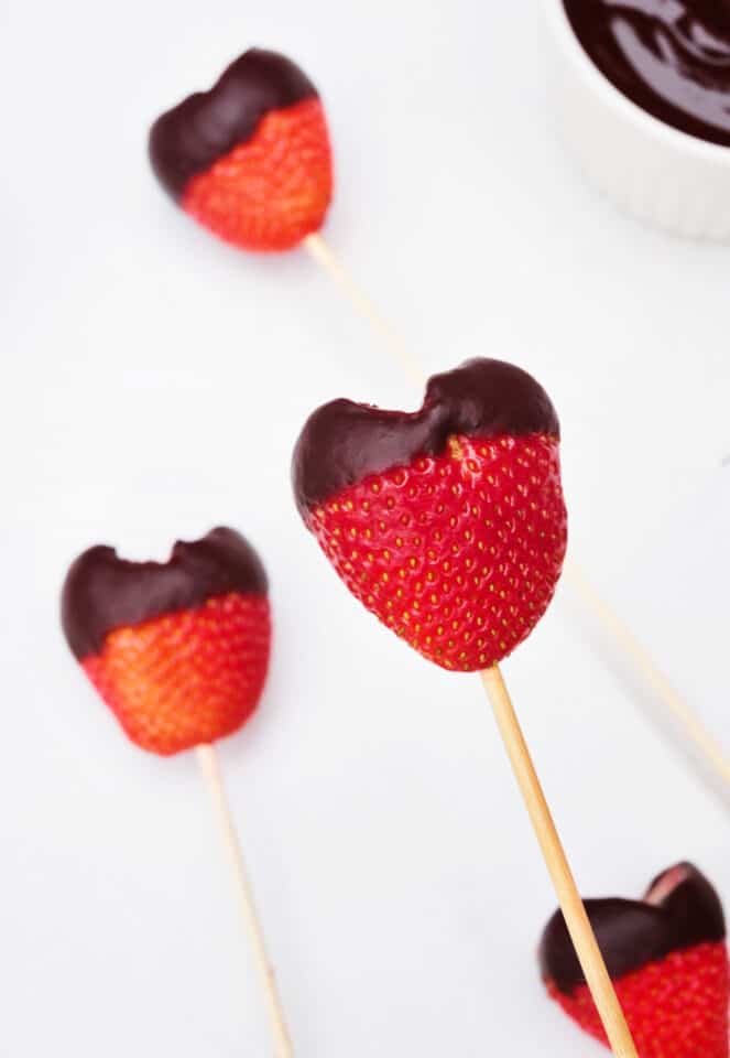 These Chocolate Strawberry Hearts Will Sweeten Your Valentine's Day