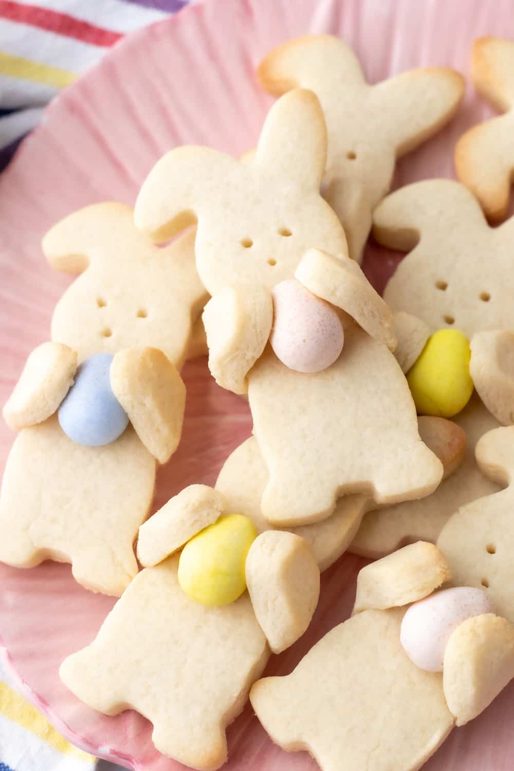 Make Easter Sweet With These Cute Bunny Hug Cookies