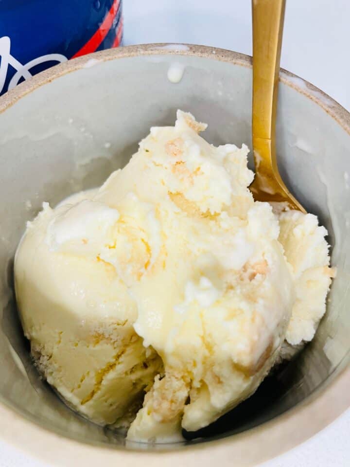 What Does Jeni's Ted Lasso Ice Cream Taste Like? Full review of