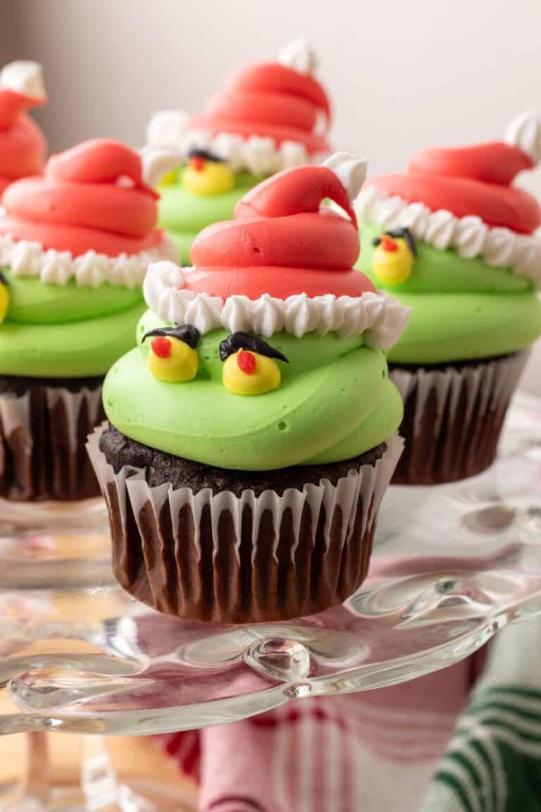 How to Make Easy Grinch Cupcakes