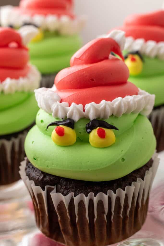 How to Make Easy Grinch Cupcakes