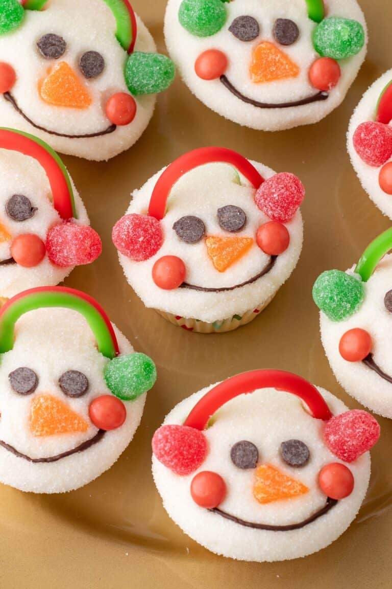 How To Make Sweet And Adorable Snowman Cupcakes