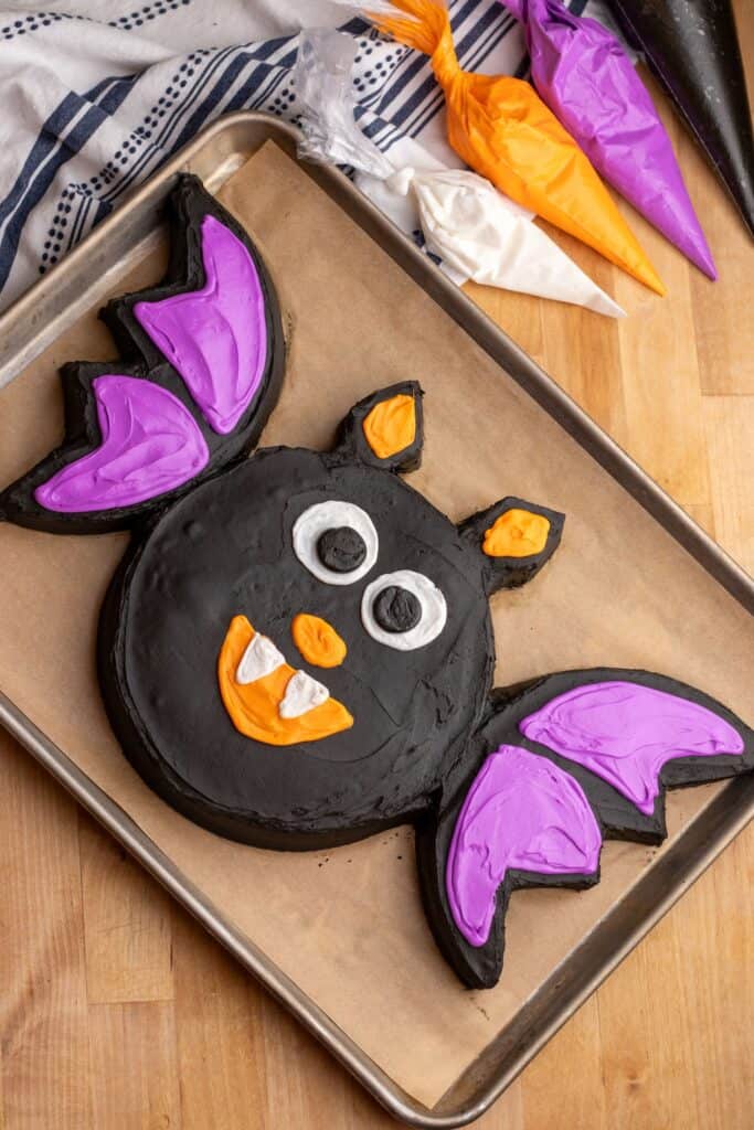 How To Make An Easy Bat Cake