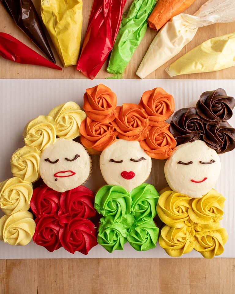 This Brilliant Hocus Pocus Cupcake Cake Wins Halloween